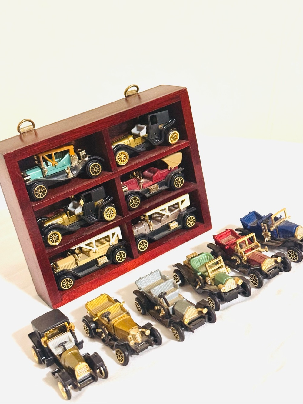 Miniature Classic Vintage Toy Car Collection - with 6 Cars Display Case